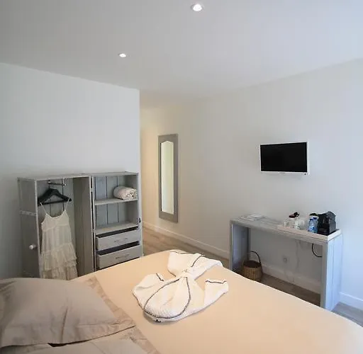 La Balade Des Marais Bed & Breakfast 3*